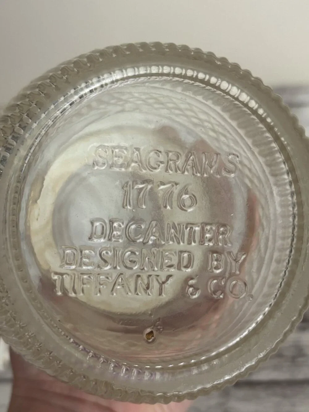 Beautiful Tiffany & Co. Seagrams 1776 Vintage Crystal‎ Decanter